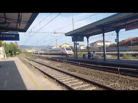 Transito Frecciabianca 8620 Roma Termini-Milano Centrale alla stazione di Sarzana