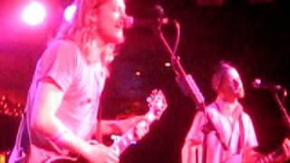 Puddle of Mudd - TNT / Breed