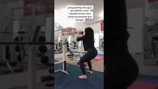 Download lagu TIK TOK TERPESONA CELANA KETAT JILBAB LAGI GYM GURIHH mp3