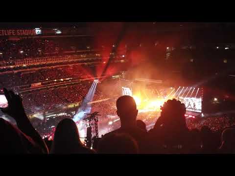 [BTS- Outro tear + Mic Drop at MetLife stadium]-day 2-