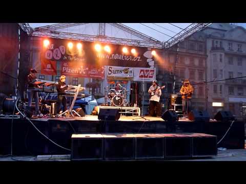 Riddimshot feat. U-cee & G*apeels - (Intro) - Na Ulici Plzeň 2011