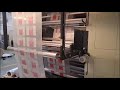 Riproduci video