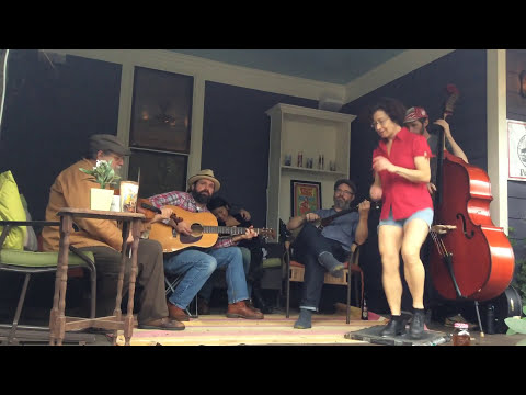 Miss Moonshine Buckdancing - Possum on a Rail - Porch Jam @ Chomp n Stomp