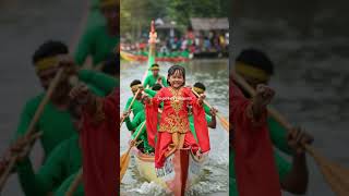 Download lagu Momen Jatuh!! Anak Cewek Heboh Joget di Tengah Lomba Pacu Jalur!? #shorts #pacujalur #viral mp3