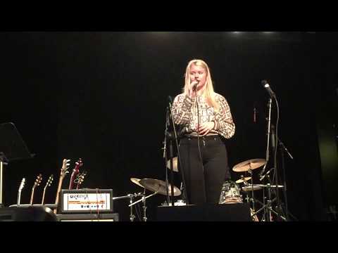 Tomine Harket, Unge Ferrari - Nostalgi 3Millioner (Benedicte Hjelle Andersen - cover)