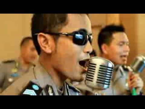 J11P Band   Borgol Cinta Official Video