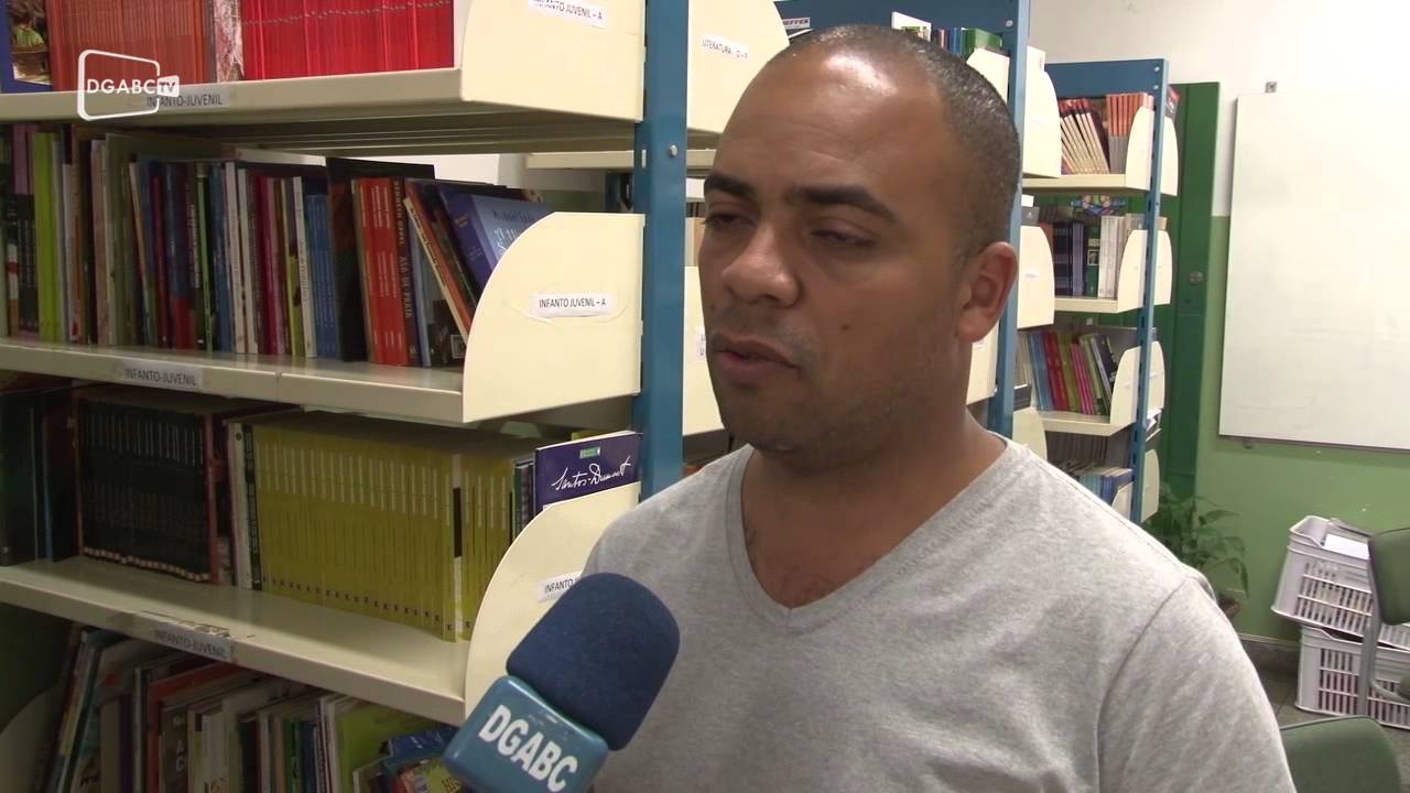 Escola realiza livros com redação de campeonato; veja vídeo