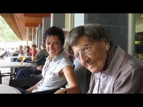 Tonia (106) geniet van nazomerdag