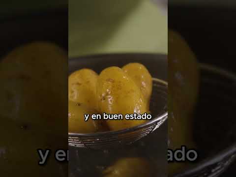 Part of a video titled Las patatas y las cebollas, mejor las guardamos separadas #shorts