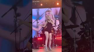 Aleyna Tilki Cevapsız Çınlama Şarkısıyla Dansı