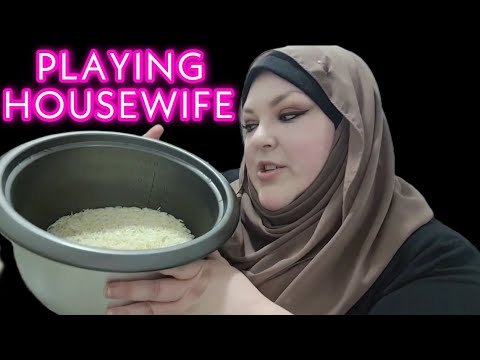 Housewife Of Convenience Plays In The Kitchen:  Food Poison Arc YALLA