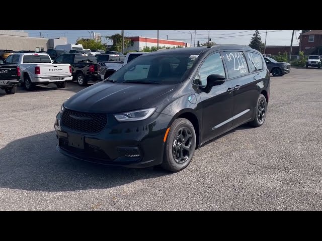 2024 Chrysler Pacifica Hybrid Premium S Appearance Pkg in Cars & Trucks in Ottawa
