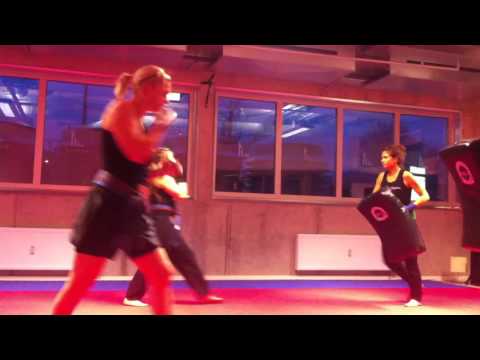 Female Fighters Sprungkick Training