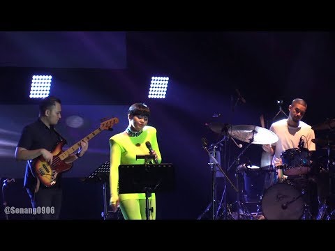 download lagu mp3 mp4 Dira Sugandi A Day With You, download lagu Dira Sugandi A Day With You gratis, unduh video klip Dira Sugandi A Day With You