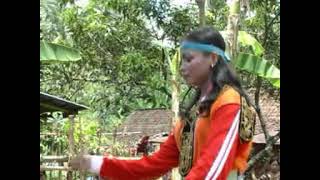 Download lagu Renggong Lor. Ebeg Banyumasan 'Panca Krida Budaya' Padepokan Wangon, Banyumas. 2005 mp3 Download lagu Renggong Lor. Ebeg Banyumasan 'Panca Krida Budaya' Padepokan Wangon, Banyumas. 2005 mp3