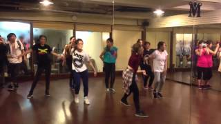 Chrissy ChouWaacking Stefanie Heinzmann-Only so much oil in