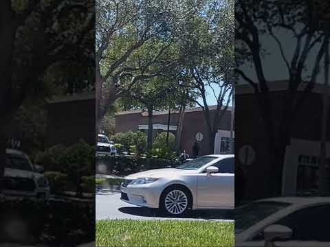 Dirigindo pela área alvo #Orlando Florida #Millennia Mall