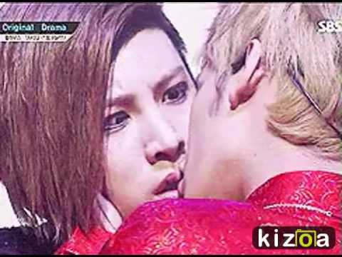 Sexy kpop tension (kiss edition)