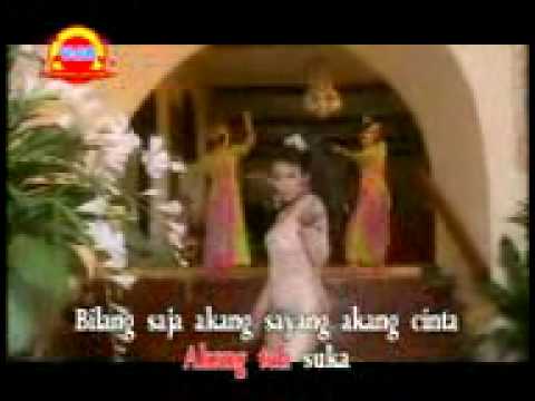 Blak-blakan.- Dewi Azkiya