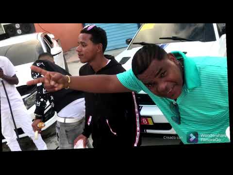 Pome ese culo para tras ❌ @lospitufosrd ❌@Chakaoficial y @ada_ocifiall. ❌Detrás de cámara 🎥