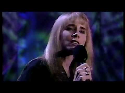 Lisa Keith - Love is Alive and Well - Friday Night Videos