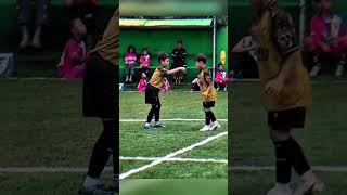 Download lagu Anak Ini Melakukan Selebrasi Terkeren yang pernah ada mp3