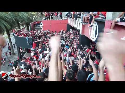 "Previa de la hinchada. Newell's 3 - 1 Platense. OrgulloRojinegro.com.ar" Barra: La Hinchada Más Popular • Club: Newell's Old Boys • País: Argentina