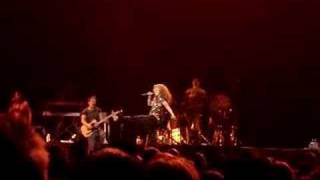 Shakira - Toronto Aug 2006 "Hey You"