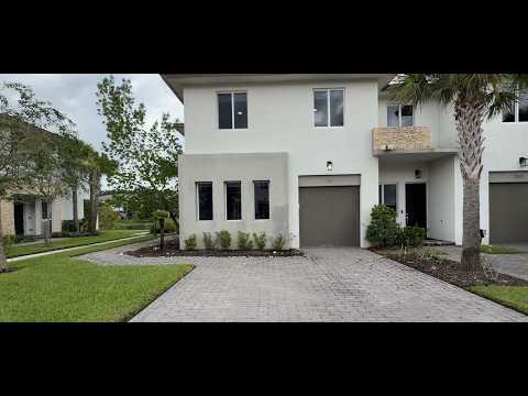 Spacious 4-Bedroom End-Unit Townhome with Beautiful Lake Views property video