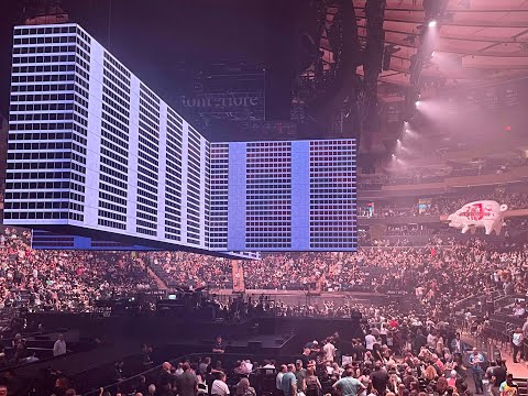 Roger Waters - 30th August 2022 (Live at Madison Square Garden) - An OaksMA Recording