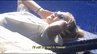 Musik-Video-Miniaturansicht zu Sad In Hawaii Songtext von Claire Rosinkranz