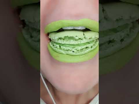 ASMR Satisfying Eating Macaron 😋 #cake #eatingshow #asmr