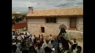 preview picture of video 'Fiestas de Villatuelda 2012. Procesión Sagrado Corazón de Jesús. Regreso a la iglesia'