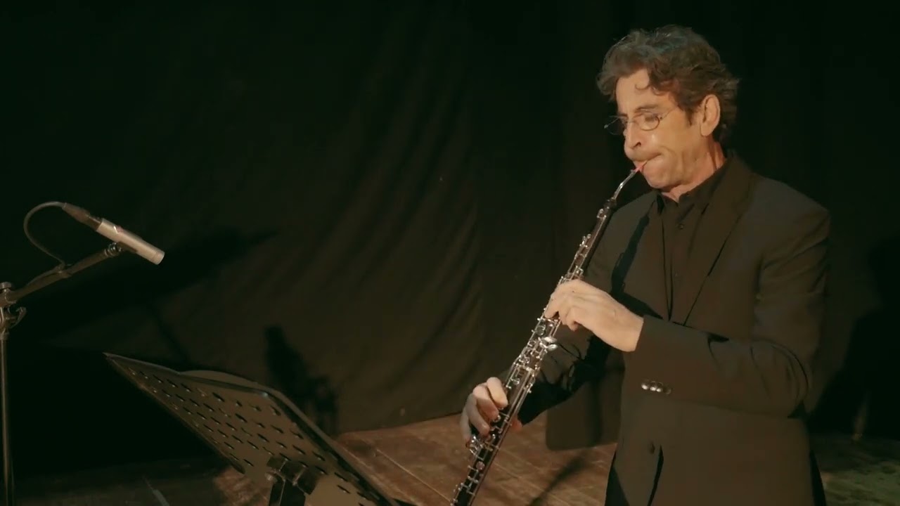 Domenico Sarcina | Simona Padula plays C.Ferrigno - Tre Personaggi alla ricerca di un oboe.