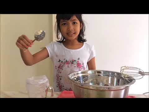 Amateur Baker Eryna Khairul Anuar - My very first cupcakes baking experience