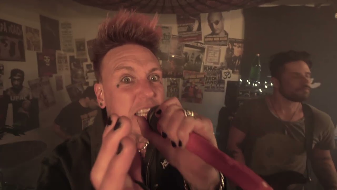 Papa Roach — Cut The Line