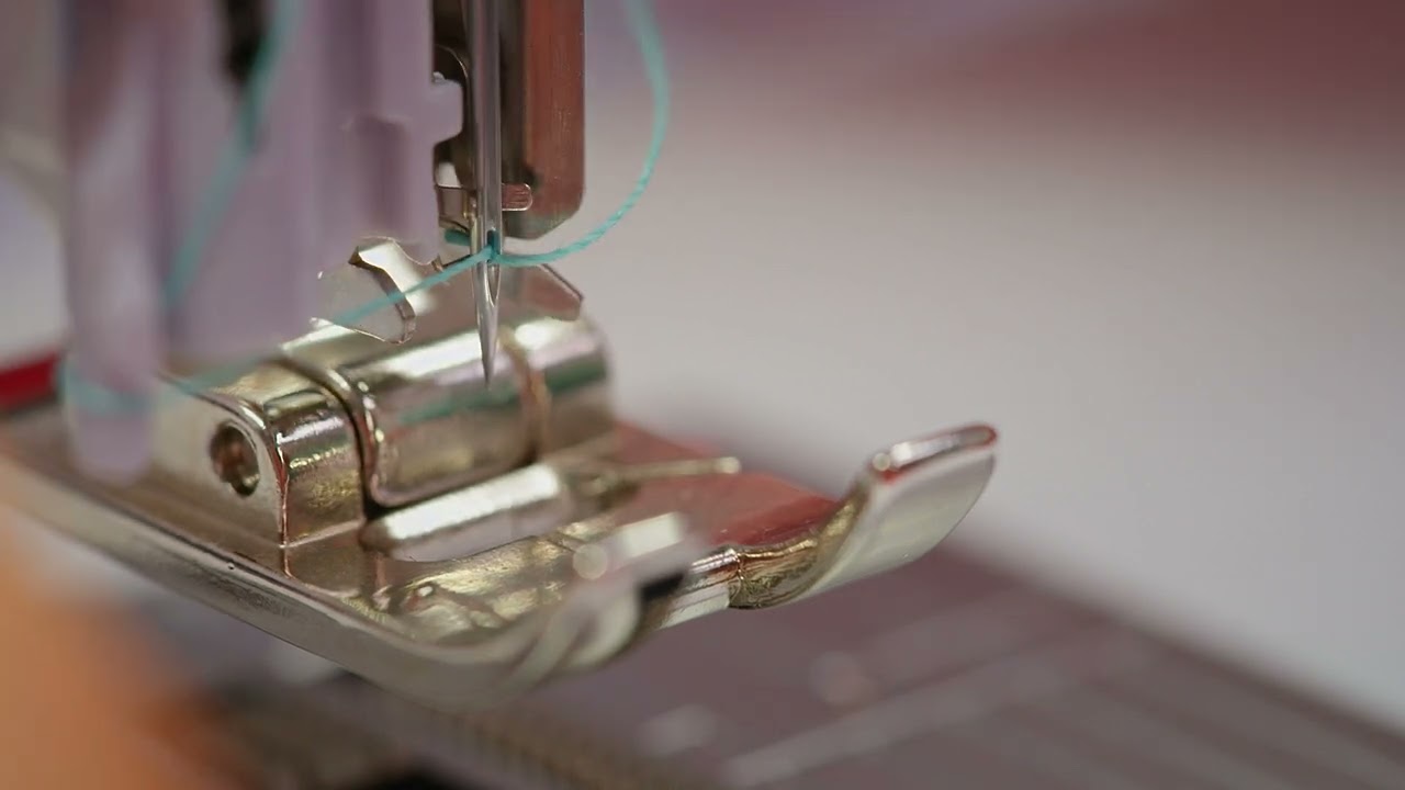 BERNINA 335/325 : l'enfilage