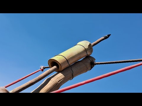 How to make crossbows and arrows bamboo hunting gun. 🏡