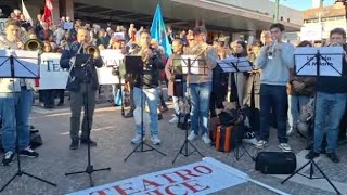 La protesta degli orchestrali contro la nomina di Venezi