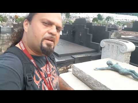 Túmulo da cantora Aurora Miranda