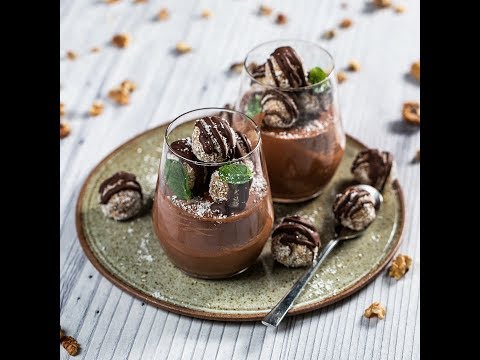 Mousse de ciocolată și praline cu nuci