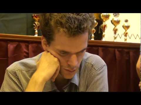 8.3. GM Zoltán Medvegy - GM Tomáš Petrík 1/2 - 1/2