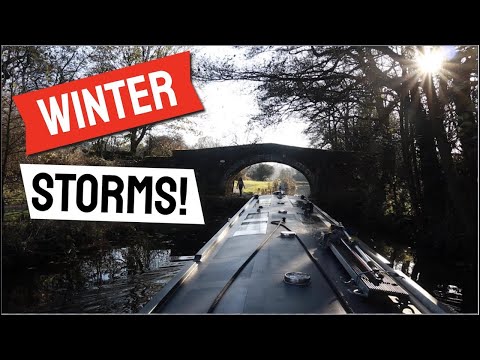 96. BIG WINTER STORMS Living on an English Narrowboat - Moving a Boat In the Dark.