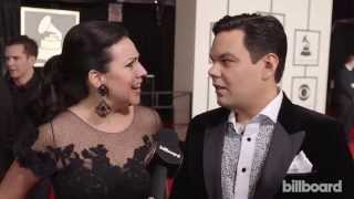 Robert &amp; Kristen Anderson-Lopez: The 2015 GRAMMYs Red Carpet