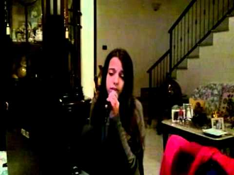 Cazzulani  Selene canta Russian Roulette.mpg