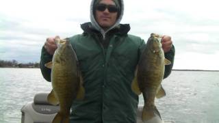 preview picture of video 'Trophy Smallmouth Bass Fishing Chaumont Bay New York'