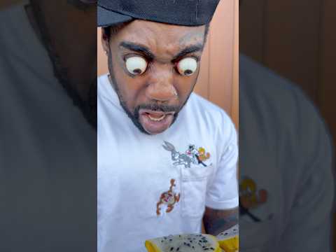 EATING YELLOW DRAGONFRUIT #shorts #youtubeshorts #explore #viral #funny #meme #foodporn #reels #fyp