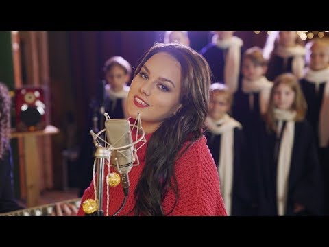 , title : 'Ewa Farna - Vánoce na míru (Official Music Video)'