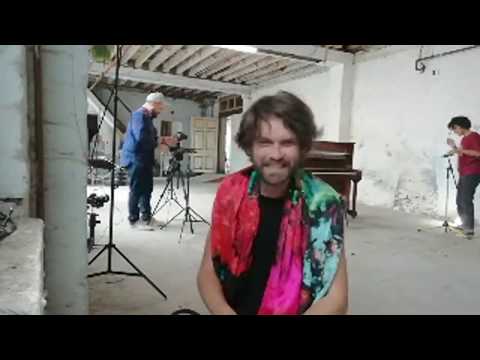 Fyfe Dangerfield performing live at the state51 Factory | Behind the scenes