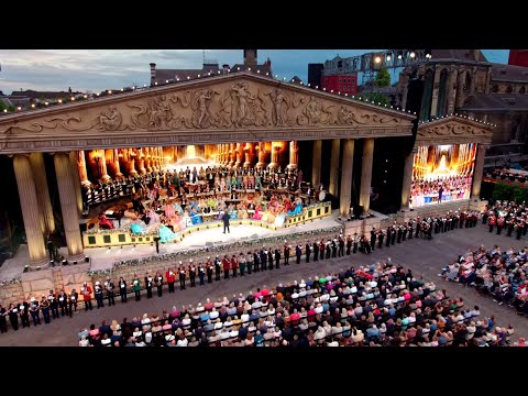 André Rieu – Triumphal March with 400 Brass Players